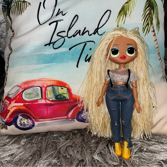 L.O.L OMG Mc Swag Fashion Doll Blonde Hair
Excellent Condition - Picture 1 of 11
